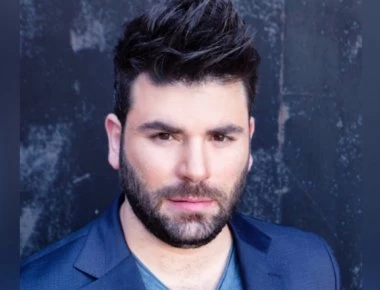 Παντελής Παντελίδης: Το συγκινητικό αφιέρωμα του Γρηγόρη Αρναούτογλου στο The 2night Show (βίντεο)